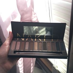 Urban decay naked 1